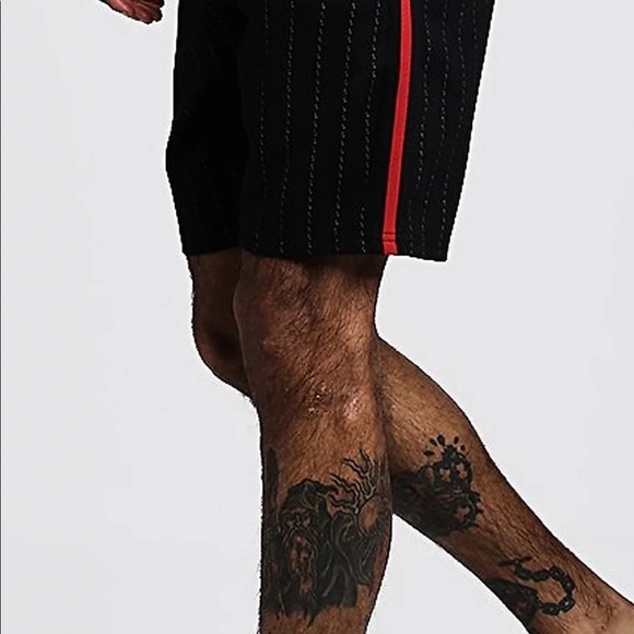 MEN Pinstripe Short With Side Tape - Picture 3 of 4